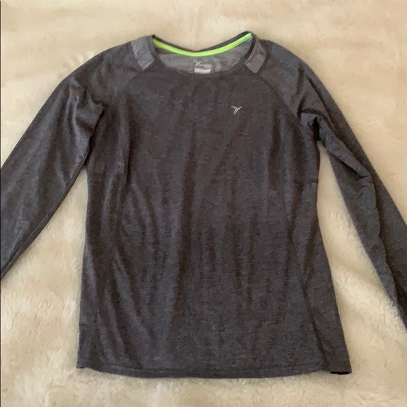 Old navy dry fit active long sleeve - Picture 1 of 3